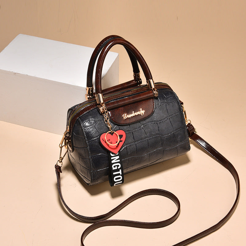 2026 women's fashionable trendy handbag retro large capacity crossbody bag large capacity pillow bag women's bag dropshipping available