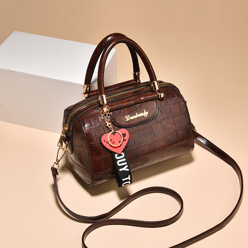 2026 women's fashionable trendy handbag retro large capacity crossbody bag large capacity pillow bag women's bag dropshipping available