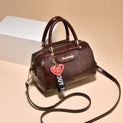 2026 women's fashionable trendy handbag retro large capacity crossbody bag large capacity pillow bag women's bag dropshipping available