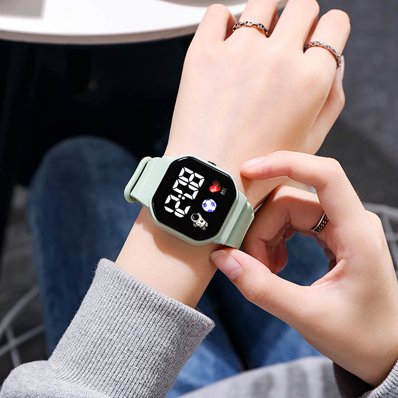 Small square student party watch for men and women ins cold preppy style k-style forest style niche sports luminous digital watch