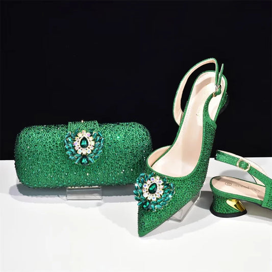 The party is matched with big flash diamond decorative high-heeled sandals and hard box gem handbag set full of diamonds high-heeled shoes.