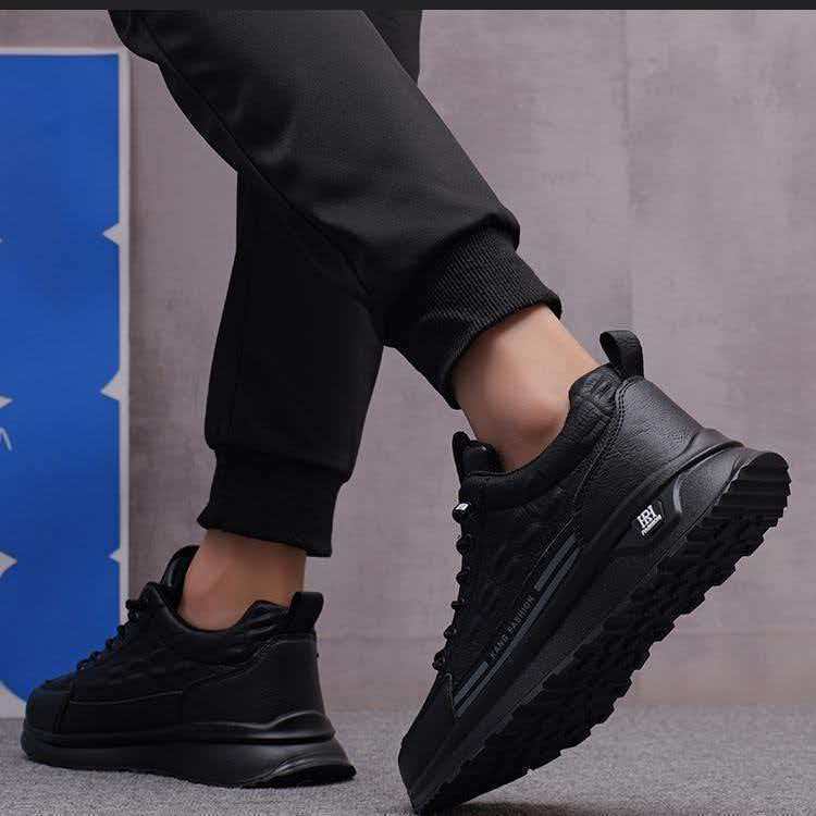 Men's new korean style leather casual shoes, fashionable low-top sneakers, soft sole slip-ons