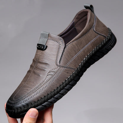 Men's leather loafers: round toe, soft sole, casual slip-ons - trendy driving shoes for comfortable mid-life men - cross-border style