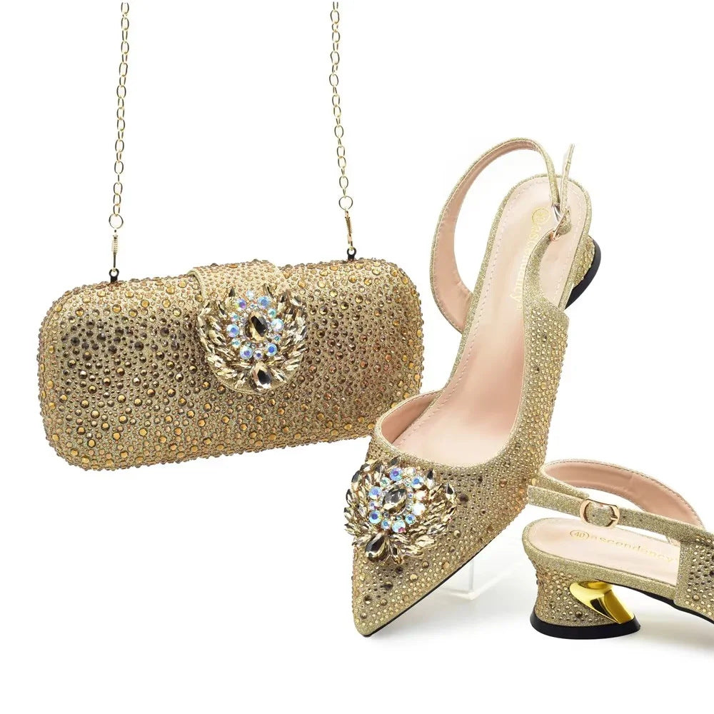 The party is matched with big flash diamond decorative high-heeled sandals and hard box gem handbag set full of diamonds high-heeled shoes.