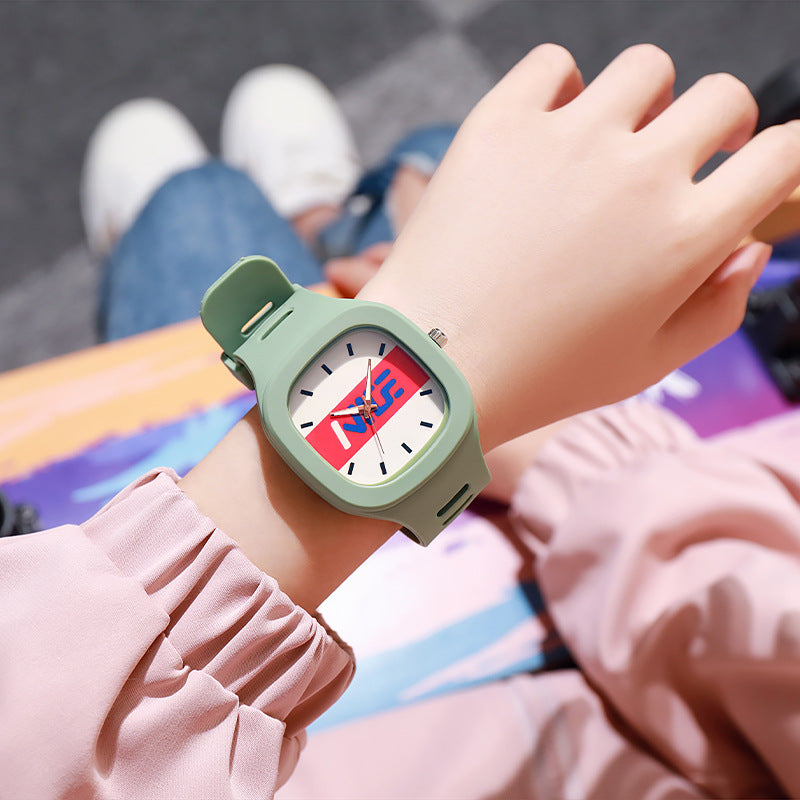 2022 new women's watch - trendy, instagrammable, versatile, perfect for students (middle & high school), men's niche square digital watch