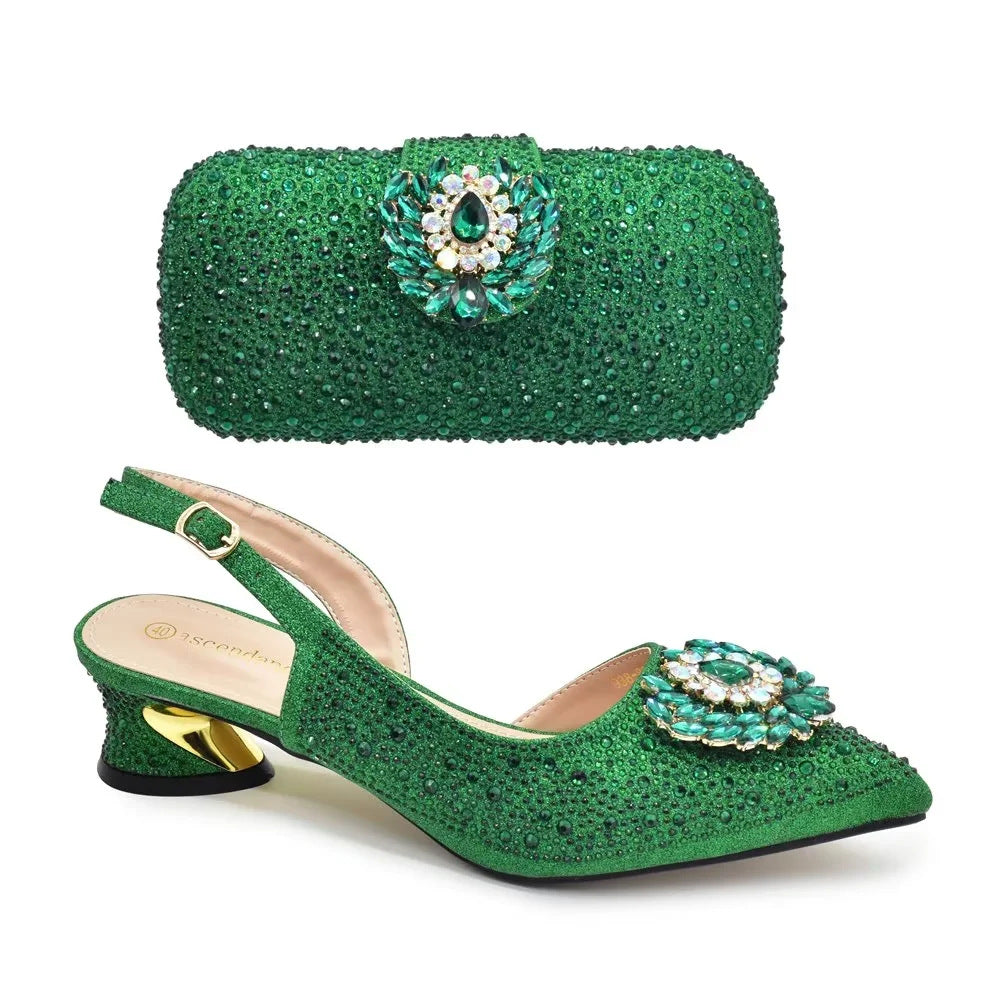 The party is matched with big flash diamond decorative high-heeled sandals and hard box gem handbag set full of diamonds high-heeled shoes.