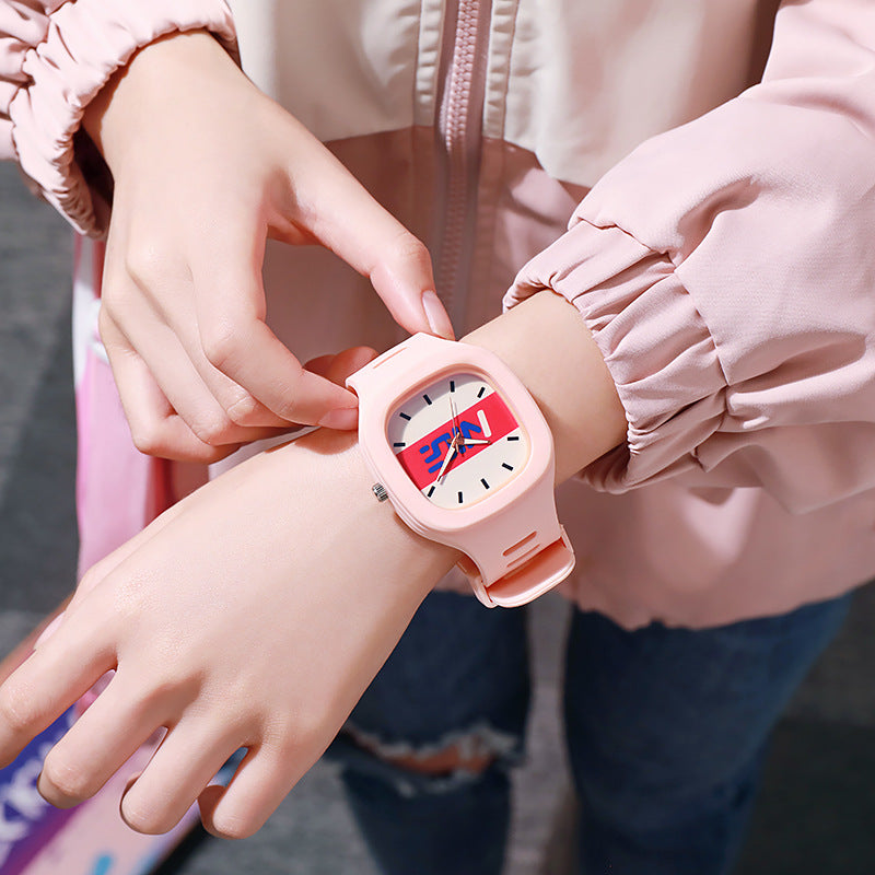 2022 new women's watch - trendy, instagrammable, versatile, perfect for students (middle & high school), men's niche square digital watch