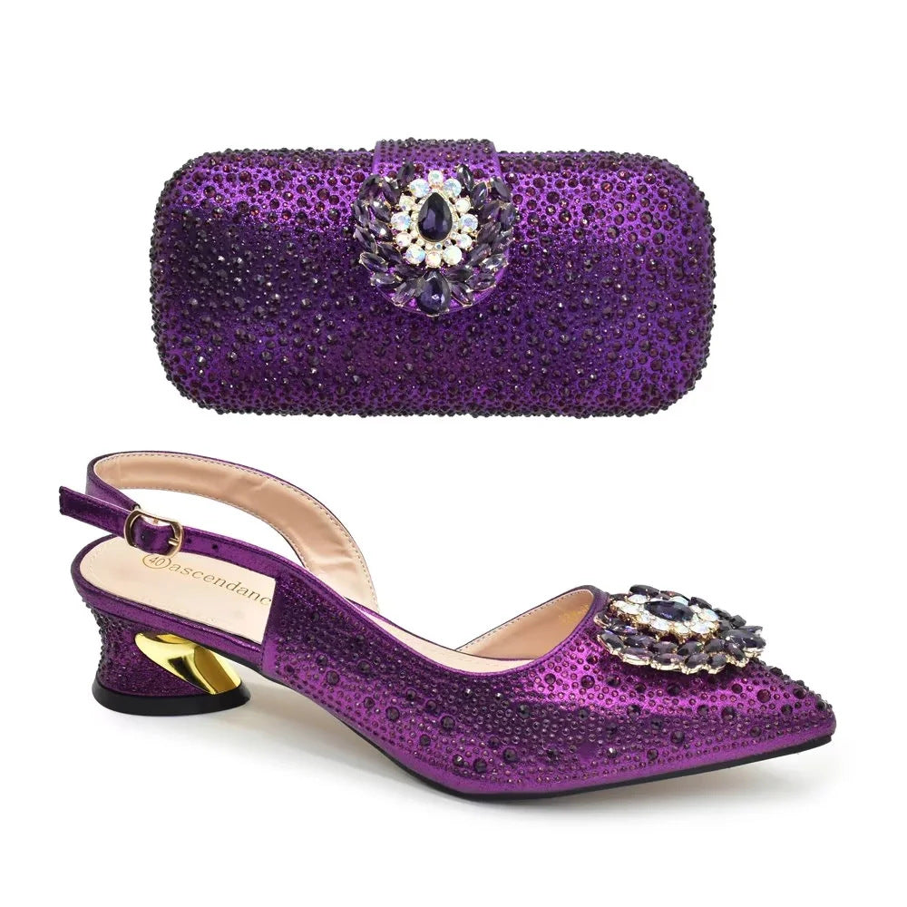The party is matched with big flash diamond decorative high-heeled sandals and hard box gem handbag set full of diamonds high-heeled shoes.